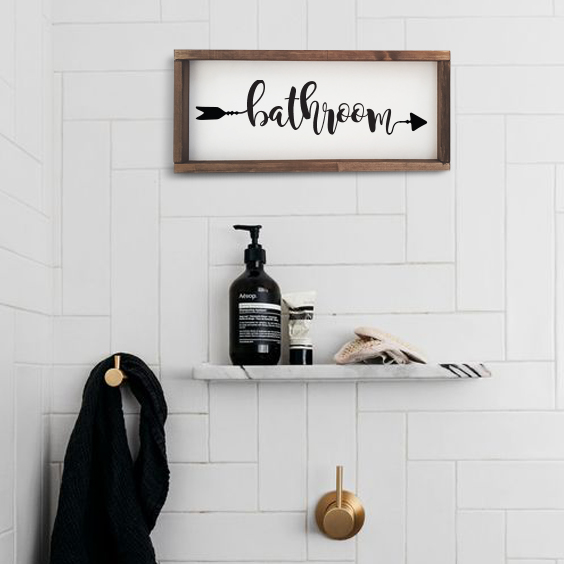 Декоративное панно с  указателем BATHROOM - описание и стоимость изделия